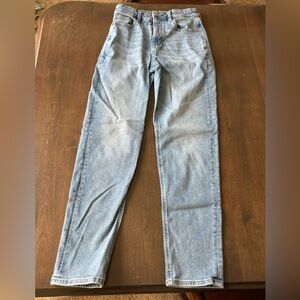 American eagle women’s mom Jean size 4 long